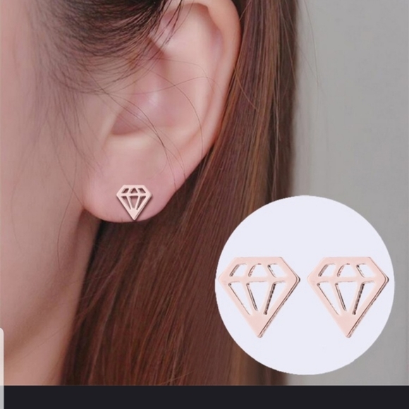 Jewelry - 💎💎💎Beautiful Stainless Steel Diamond shape earrings in ROSE GOLD 💎💎💎